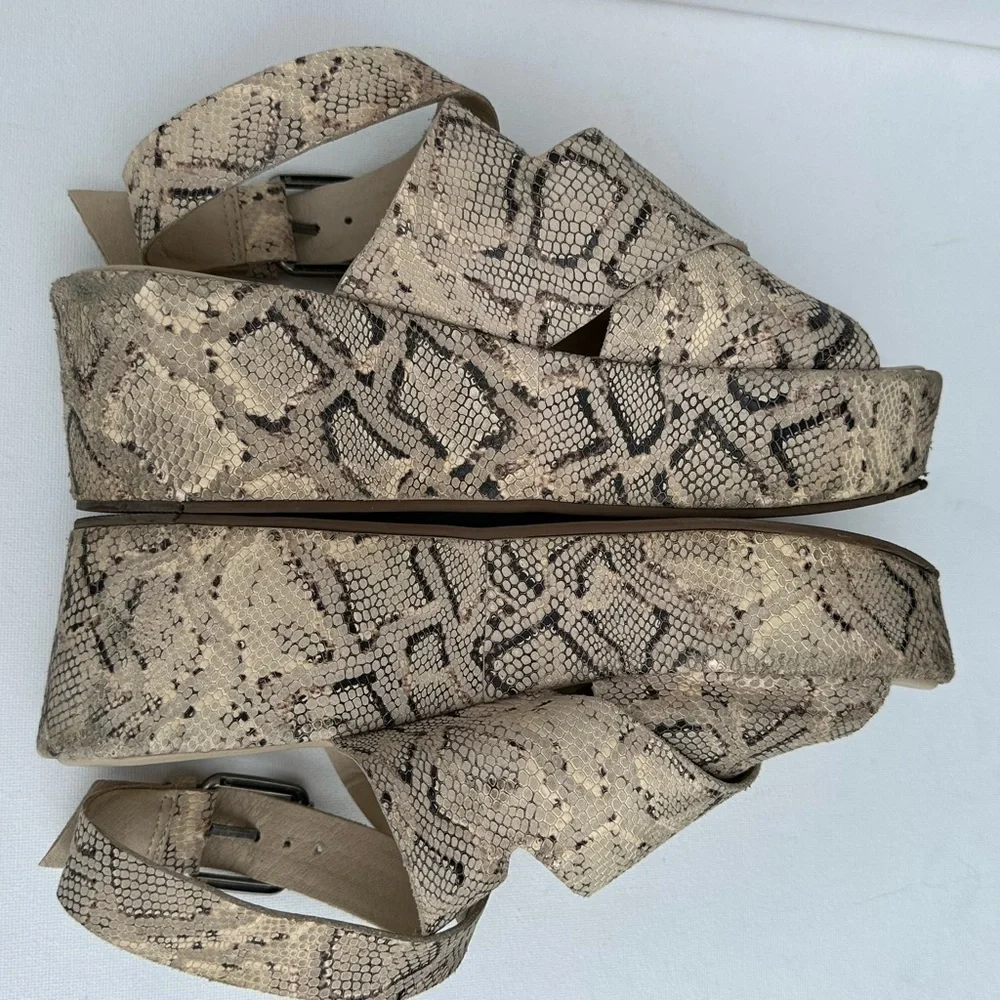 Matisse x SOCIETY AMUSE Women's Runaway Natural Snake size 7M
